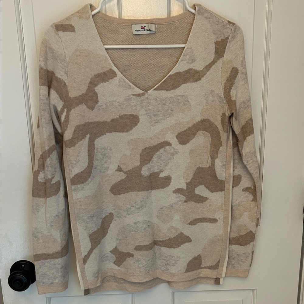 Vinyard Vines Women's V-Neck Sweater - Cream and Tan Camo